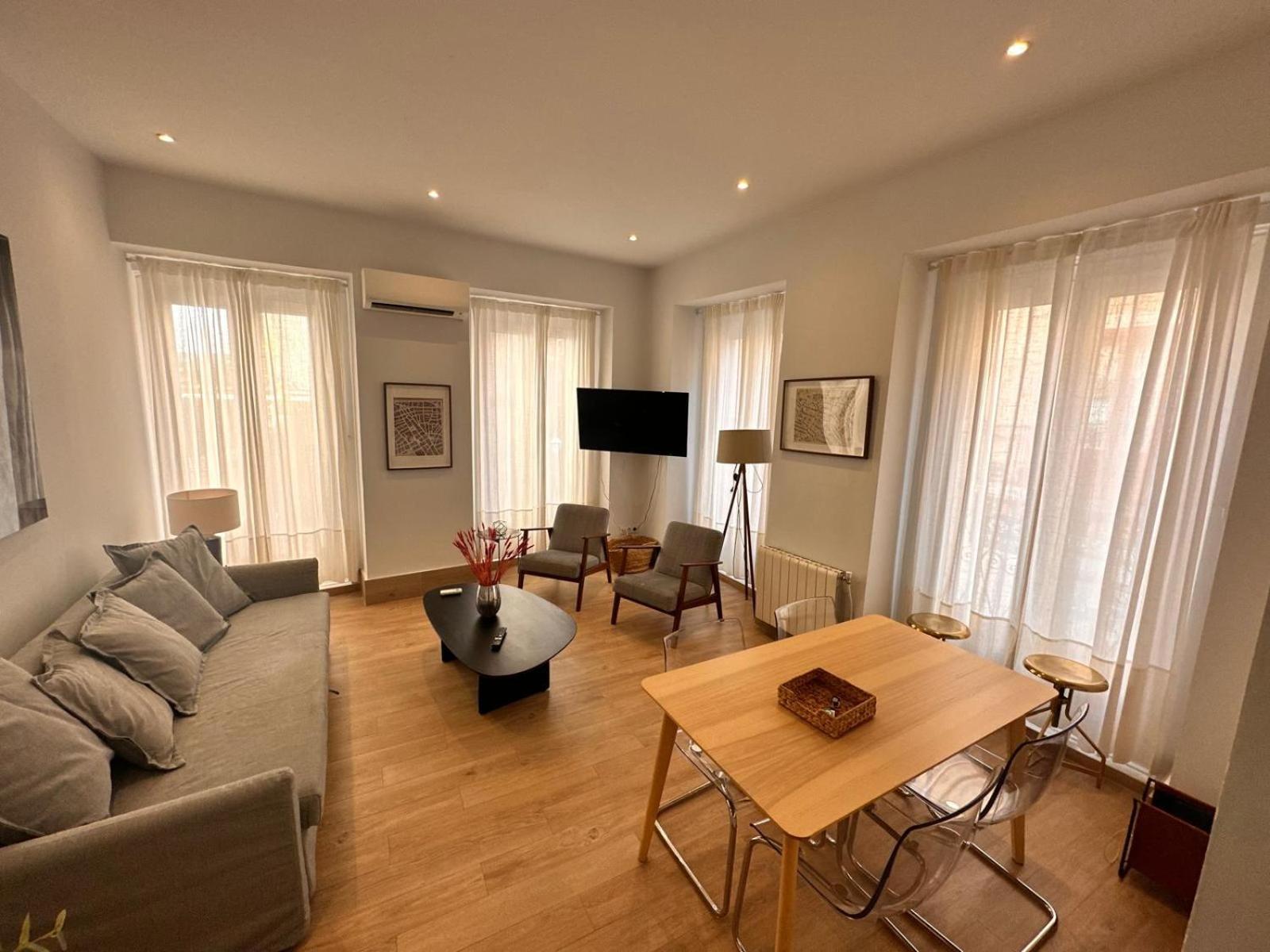 Amazing 3bd 3bth With 9 Balconies By Madrid4you Apartament Madrid